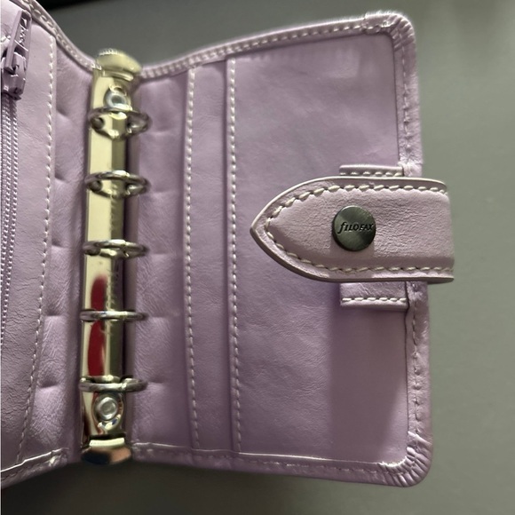 filoFAX Lilac Compact Planner Wallet - Light Purple - Picture 4 of 8